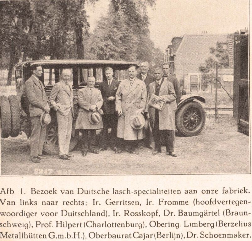 Bezoek Duitsche Laschspecialiteiten aan de fabriek 1932