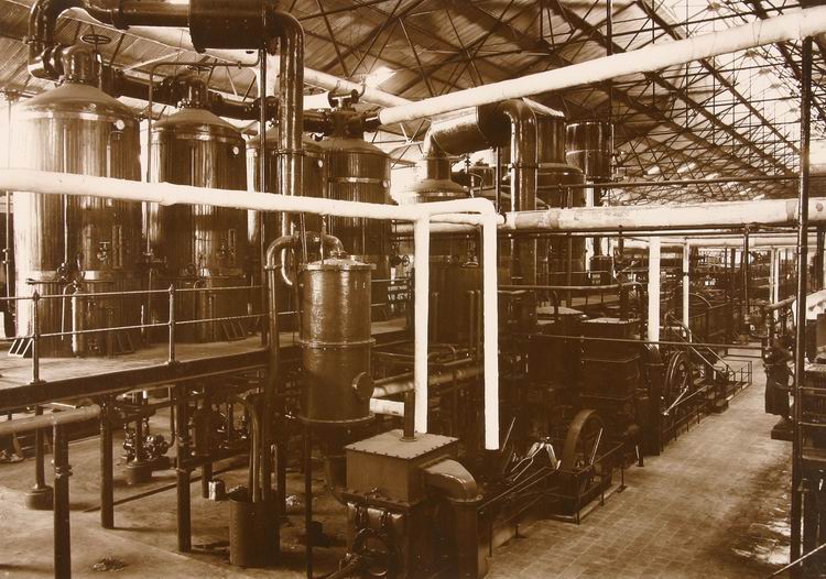 verdampstation_suikerfabriek_Pesantren_in_Kediri_1926
