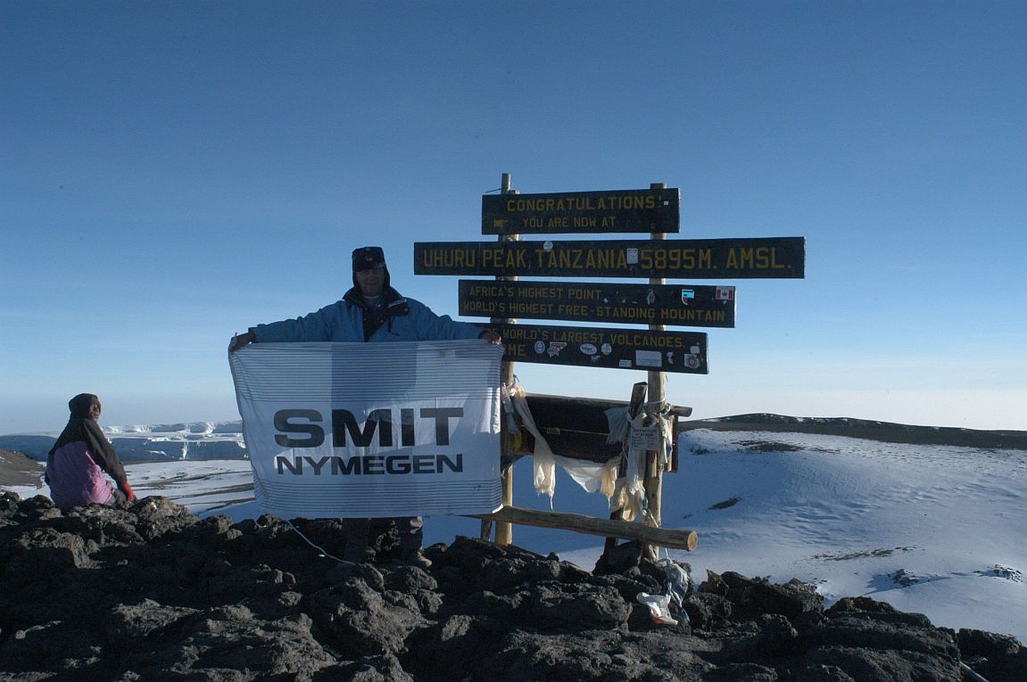 Smit vlag op de Kilimanjaro juli 2003