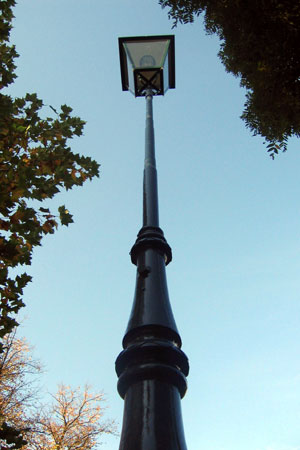 Tuimellantaarn van Willem Smit (met originele mast, de armatuur is verschillende keren aangepast).