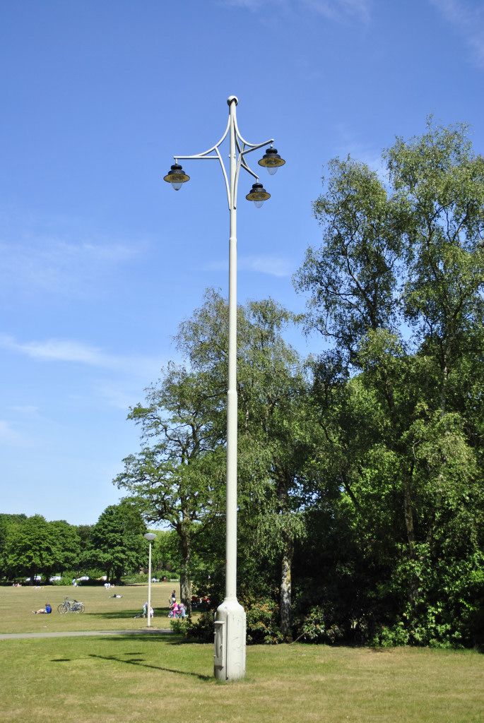 Elektrische lantaarn zoals deze op de Steinweglaan in Nijmegen te vinden is (1930)