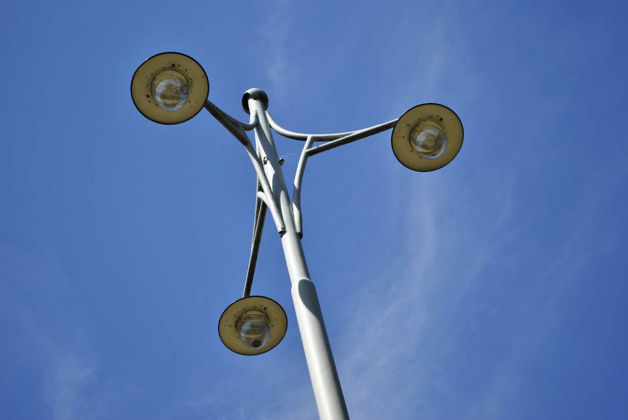 Elektrische lantaarn zoals deze op de Steinweglaan in Nijmegen te vinden is (1930)
