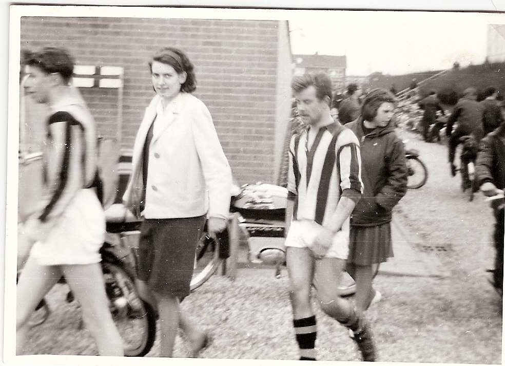 Smit voetbalteam uit 1961 met Nico Hendriks
